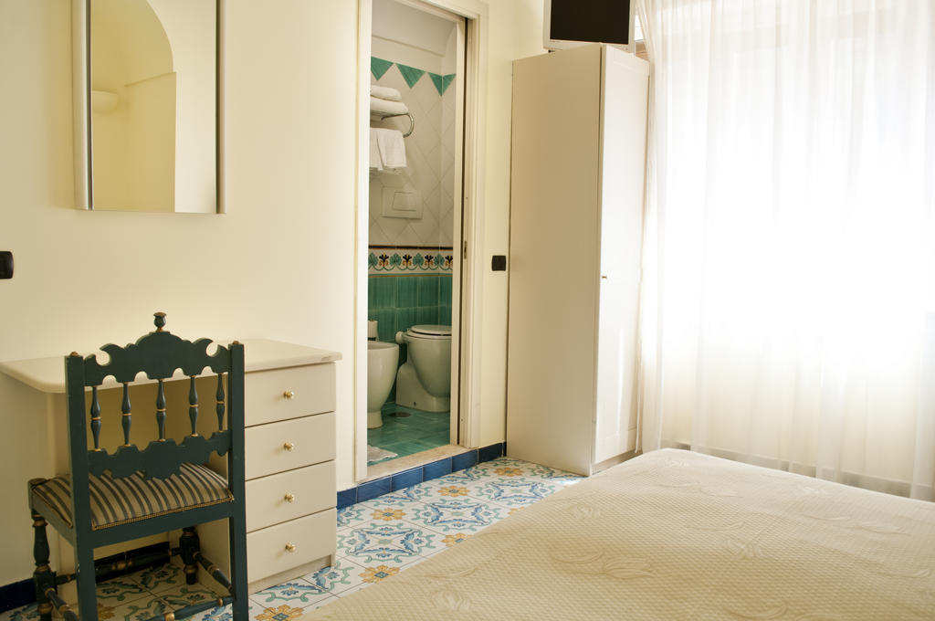 Hotel Palma Castellammare di Stabia Extérieur photo