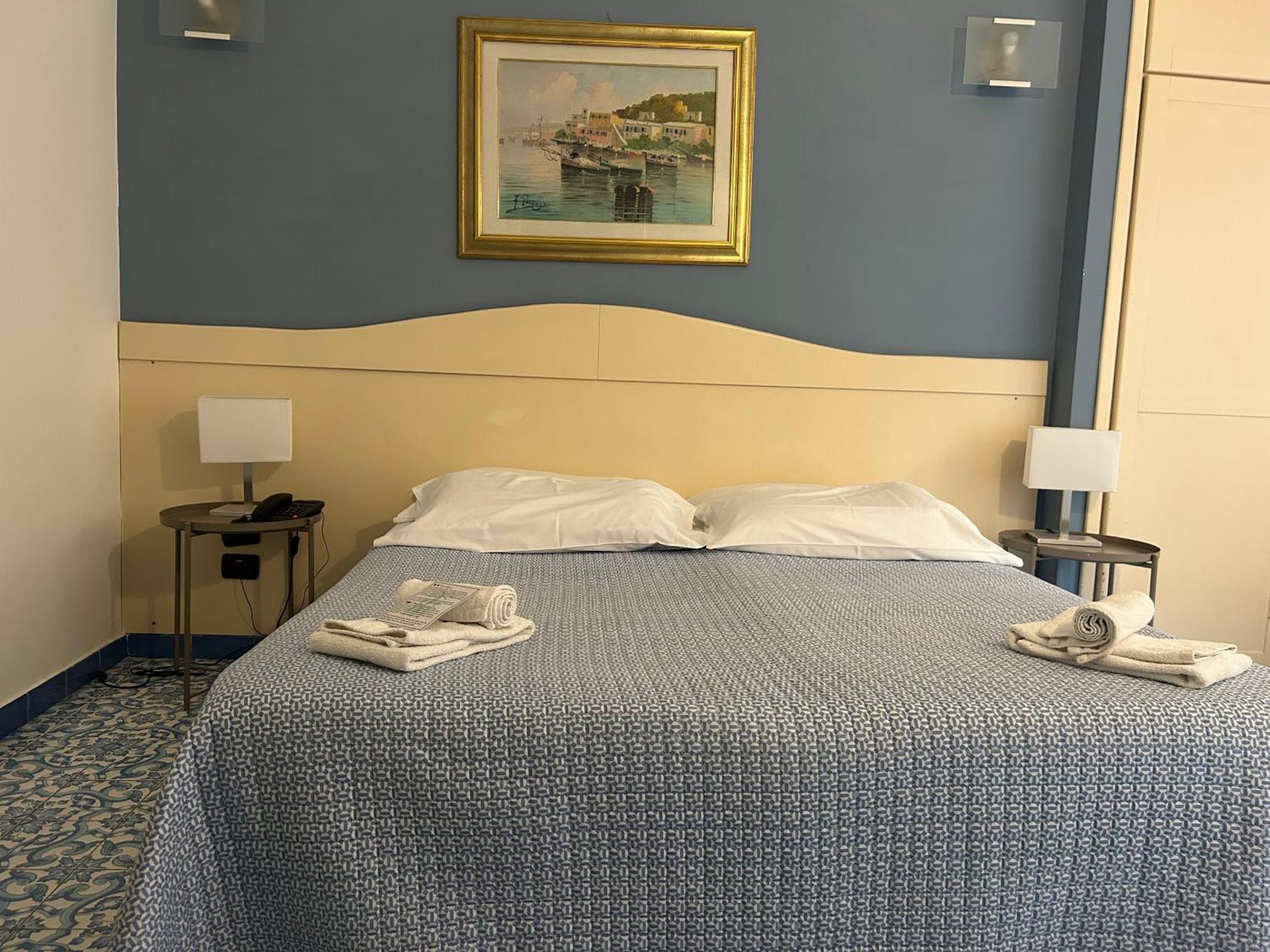 Hotel Palma Castellammare di Stabia Extérieur photo
