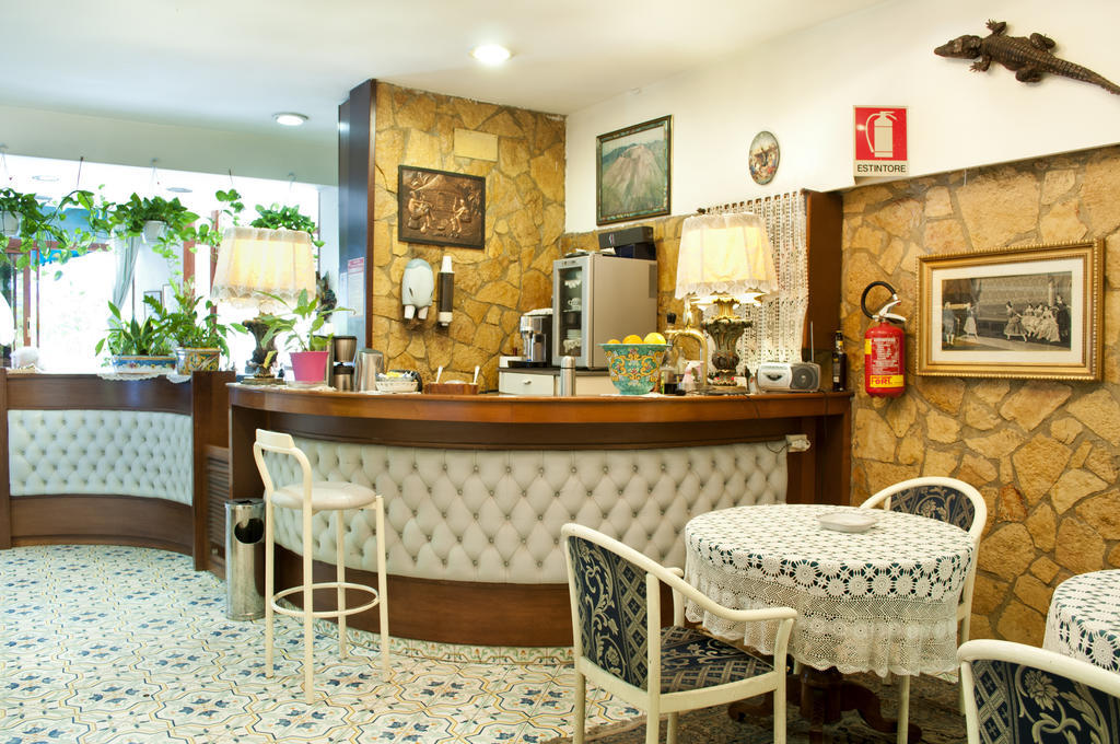 Hotel Palma Castellammare di Stabia Extérieur photo
